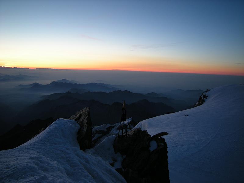 20080829_monterosa 153.jpg - Sonnenaufgang auf dem Dritthöchsten Schweizer, der Zumsteinspitze